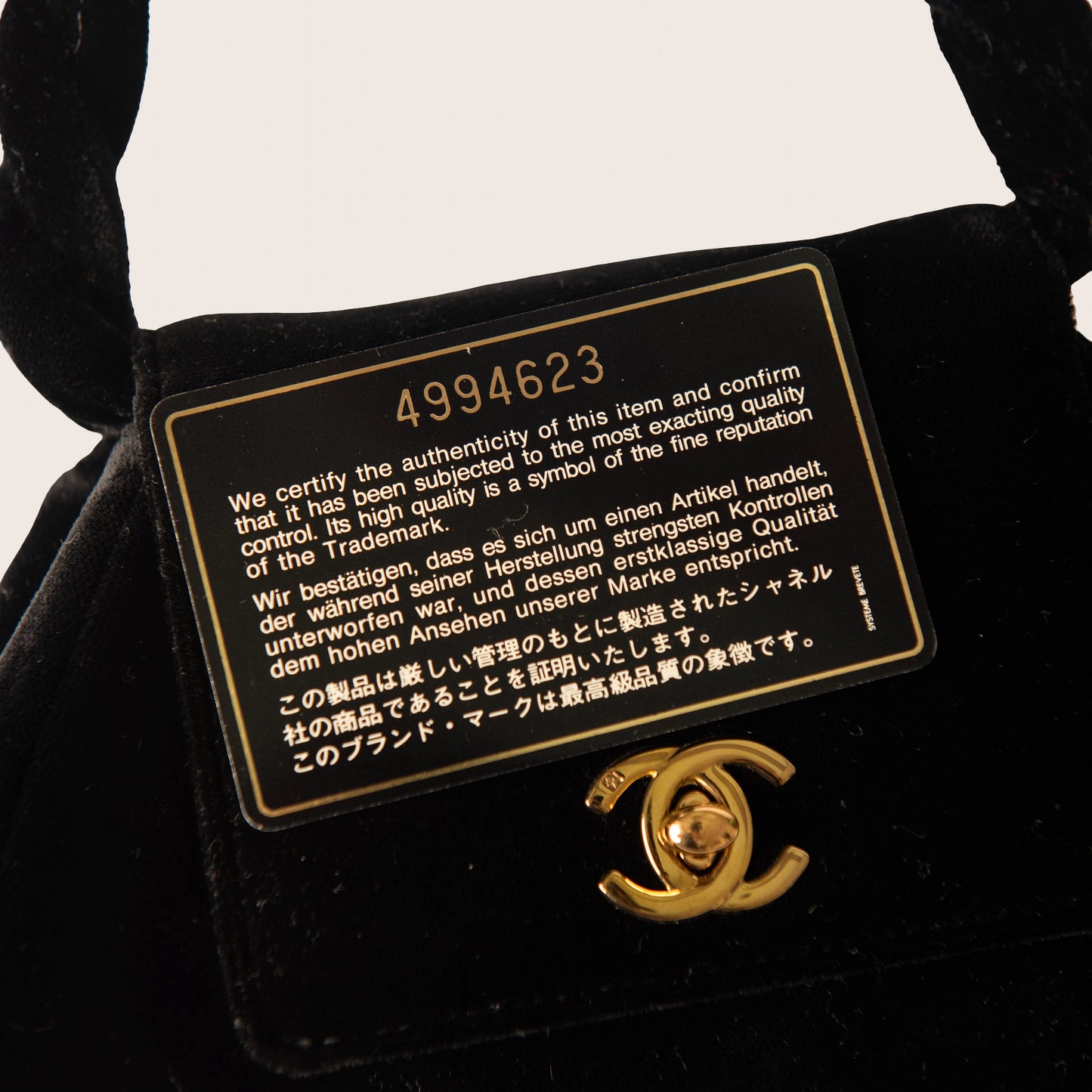 Chanel 1997 CC turn-lock Handbag - Black