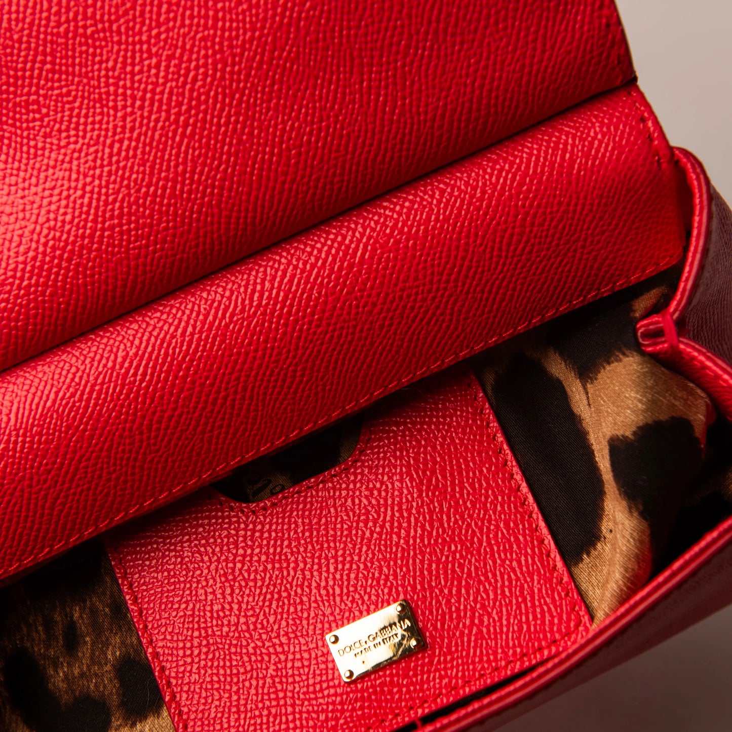 Dolce & Gabbana Miss Sicily Medium in Pink Dauphine Leather