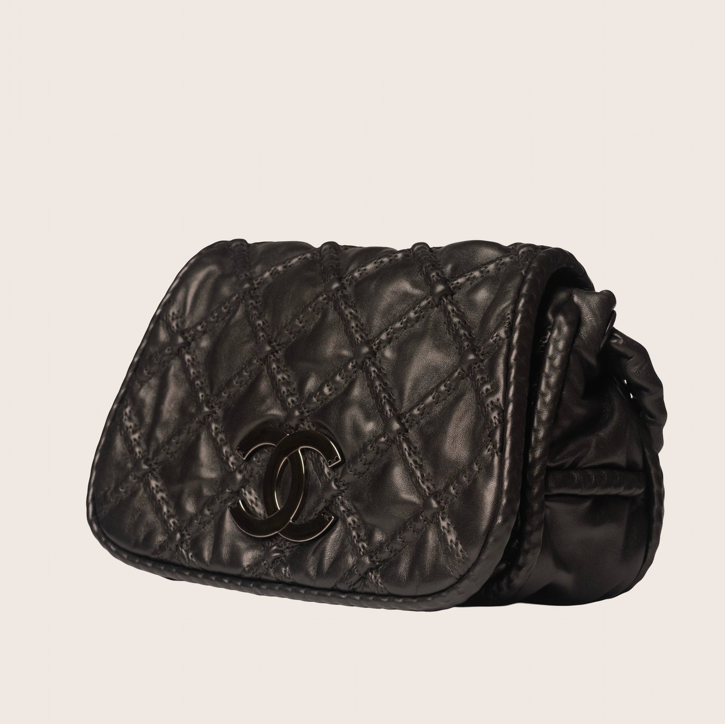 Chanel 2006-2008 Hidden Chain CC Logo Lambskin Purse