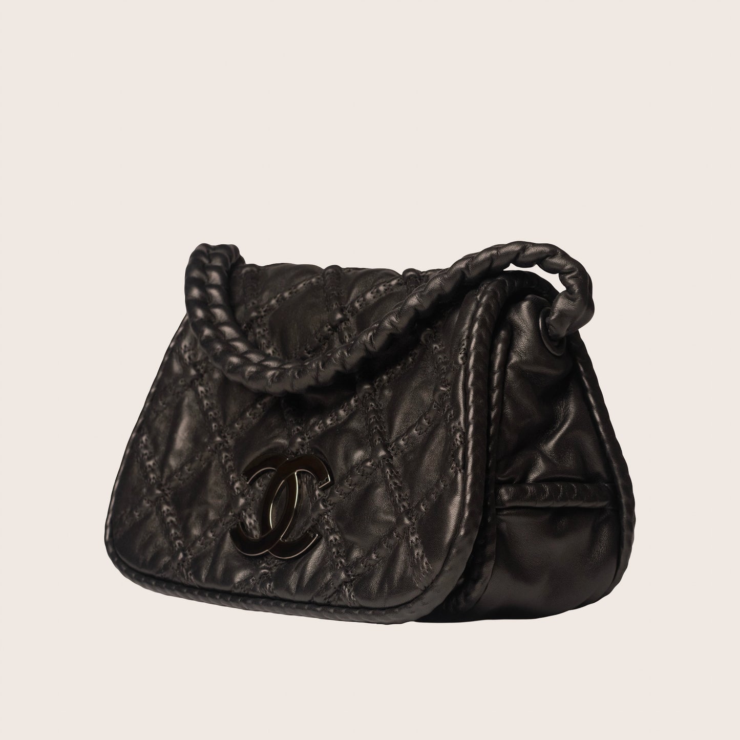 Chanel 2006-2008 Hidden Chain CC Logo Lambskin Purse