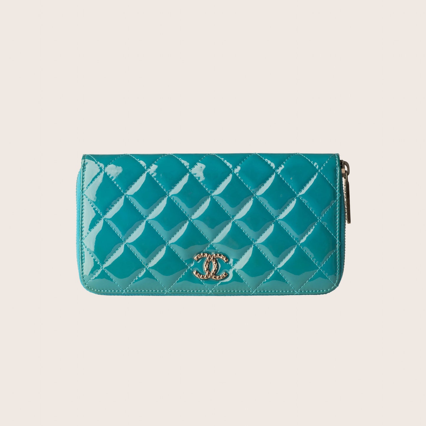 Chanel Patent Calfskin Quilted Yen Wallet in Blue