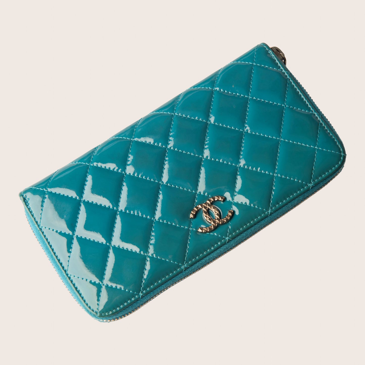 Chanel Patent Calfskin Quilted Yen Wallet in Blue
