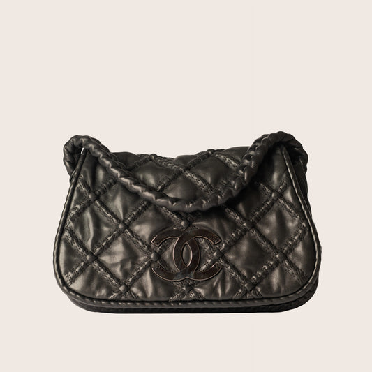 Chanel 2006-2008 Hidden Chain CC Logo Lambskin Purse