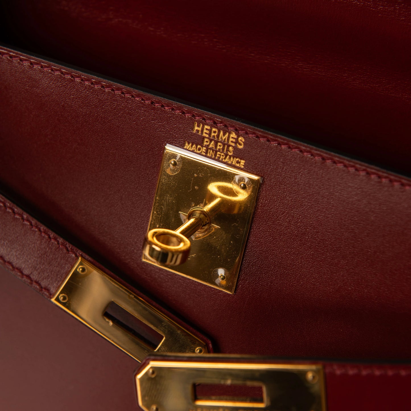 Hermès Red 2003 Box Calf Kelly 32 Dark Red Leather Pony-style calfskin
