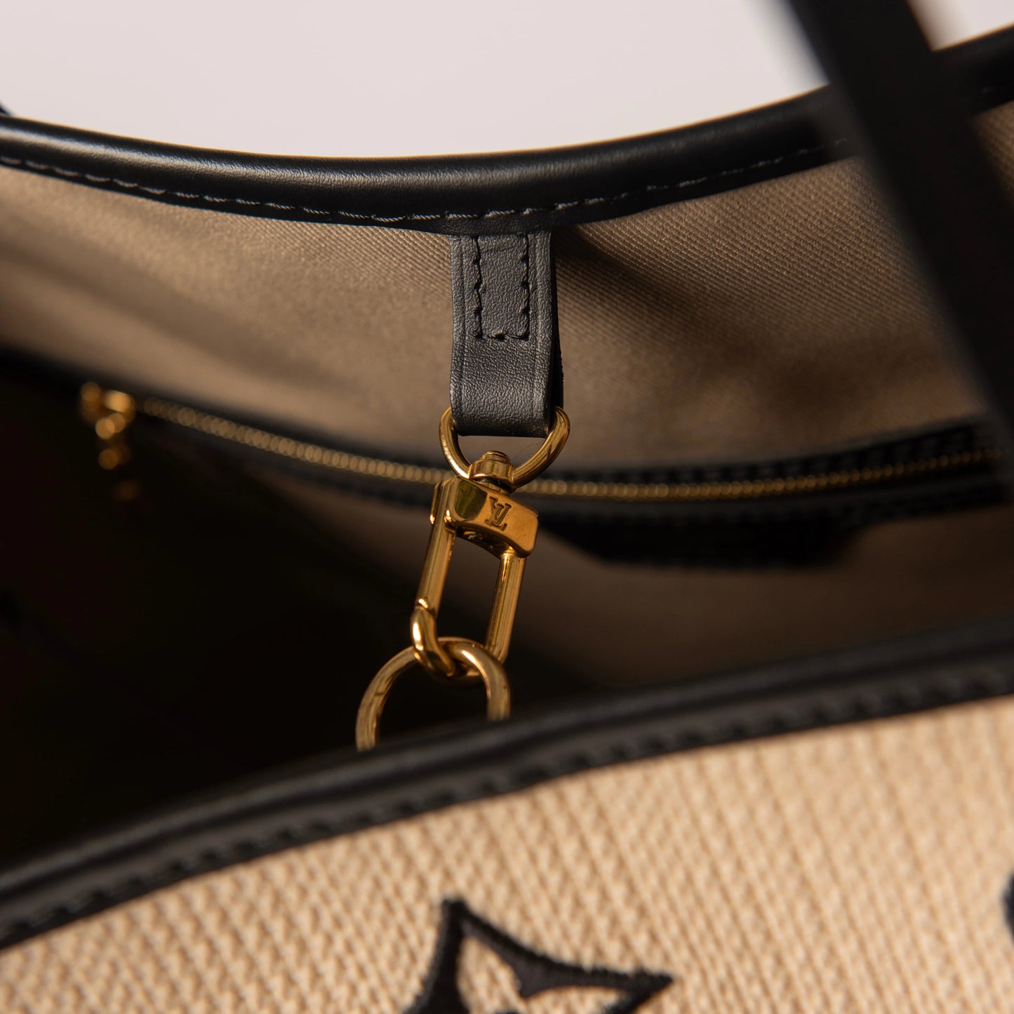 Louis Vuitton Neverfull MM Black/Beige in Lotus Cotton with Gold-tone